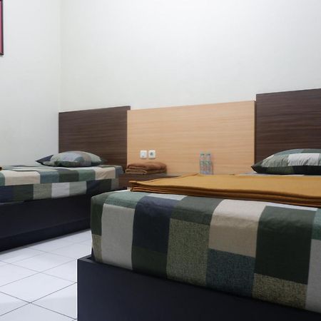 Hotel Taman Indah Madiun Eksteriør bilde