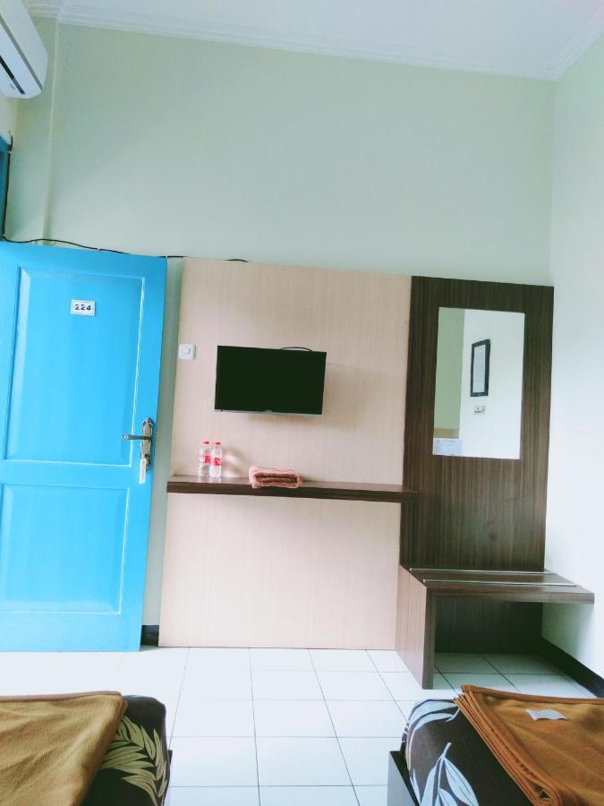 Hotel Taman Indah Madiun Eksteriør bilde