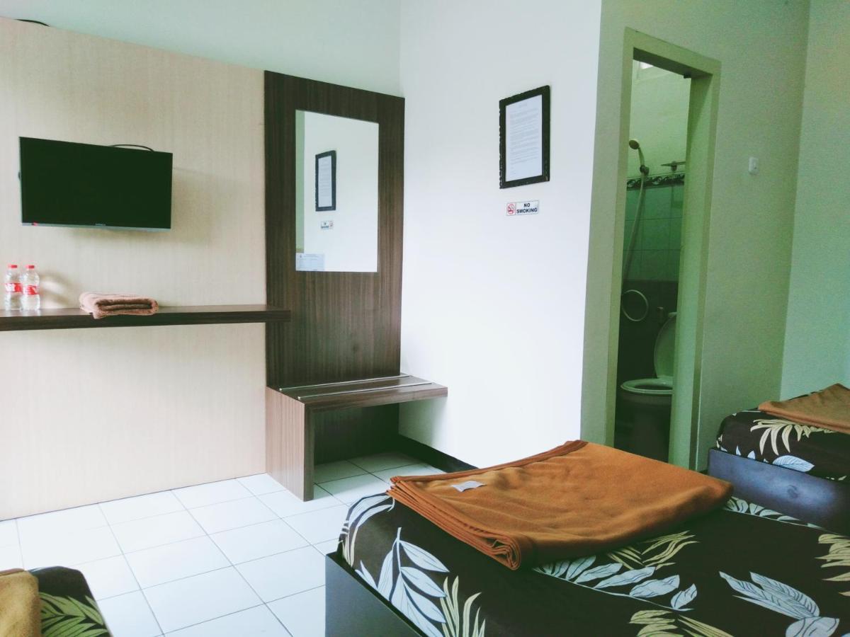 Hotel Taman Indah Madiun Eksteriør bilde