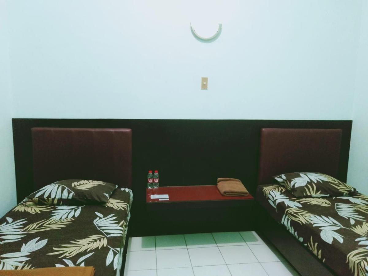 Hotel Taman Indah Madiun Eksteriør bilde