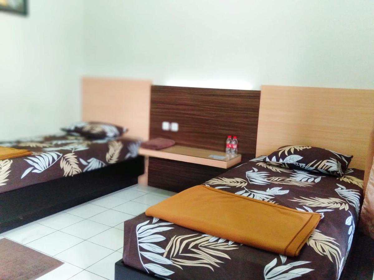 Hotel Taman Indah Madiun Eksteriør bilde