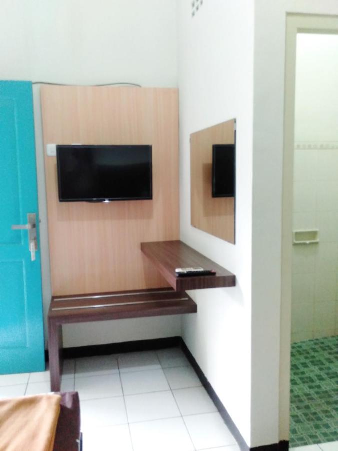 Hotel Taman Indah Madiun Eksteriør bilde