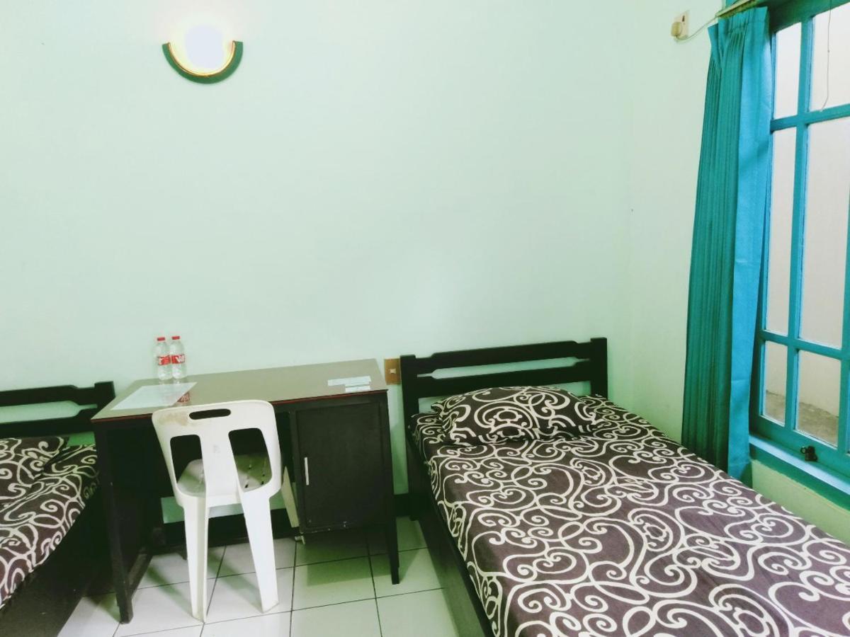 Hotel Taman Indah Madiun Eksteriør bilde