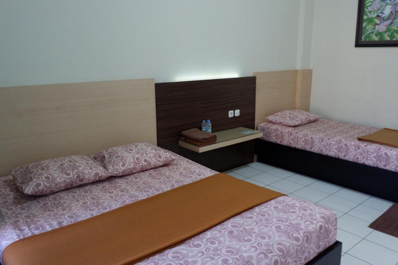 Hotel Taman Indah Madiun Eksteriør bilde
