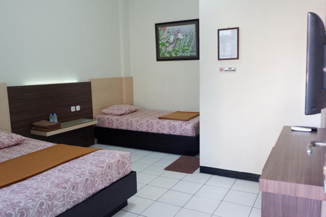 Hotel Taman Indah Madiun Eksteriør bilde
