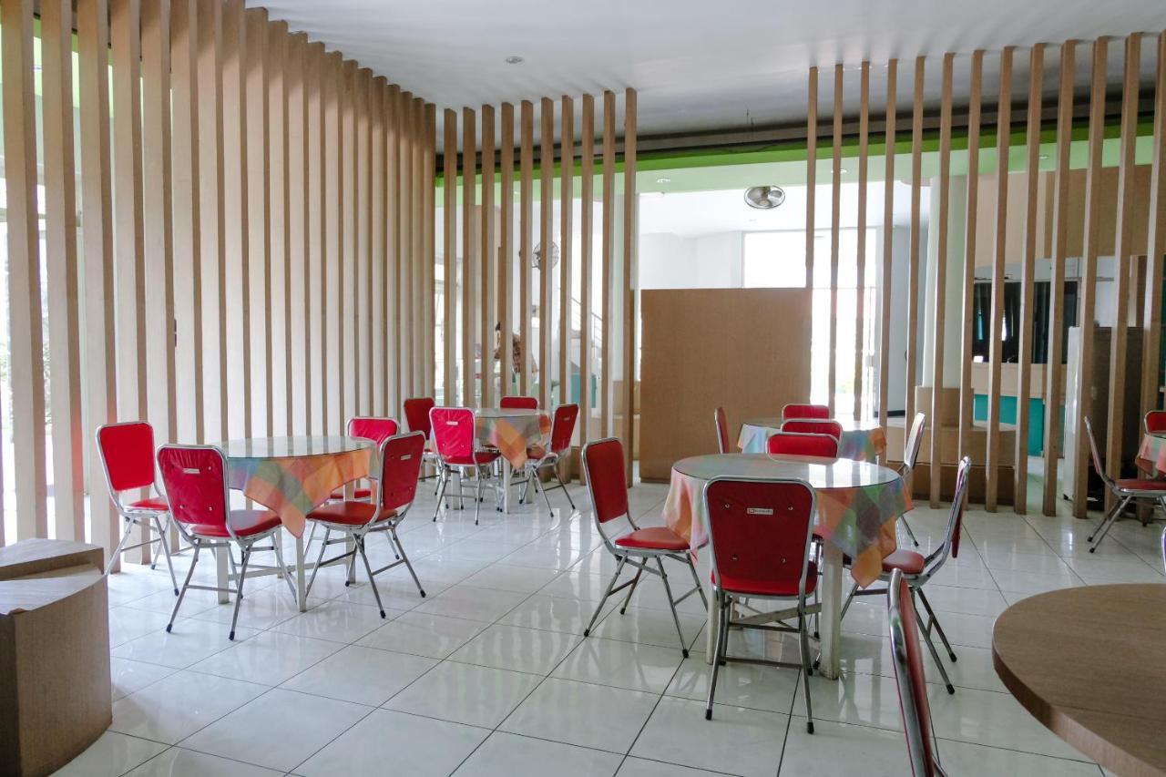 Hotel Taman Indah Madiun Eksteriør bilde